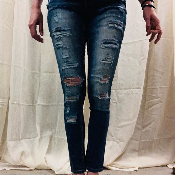Distressed Skinny Jeans - Picture 3 of 4